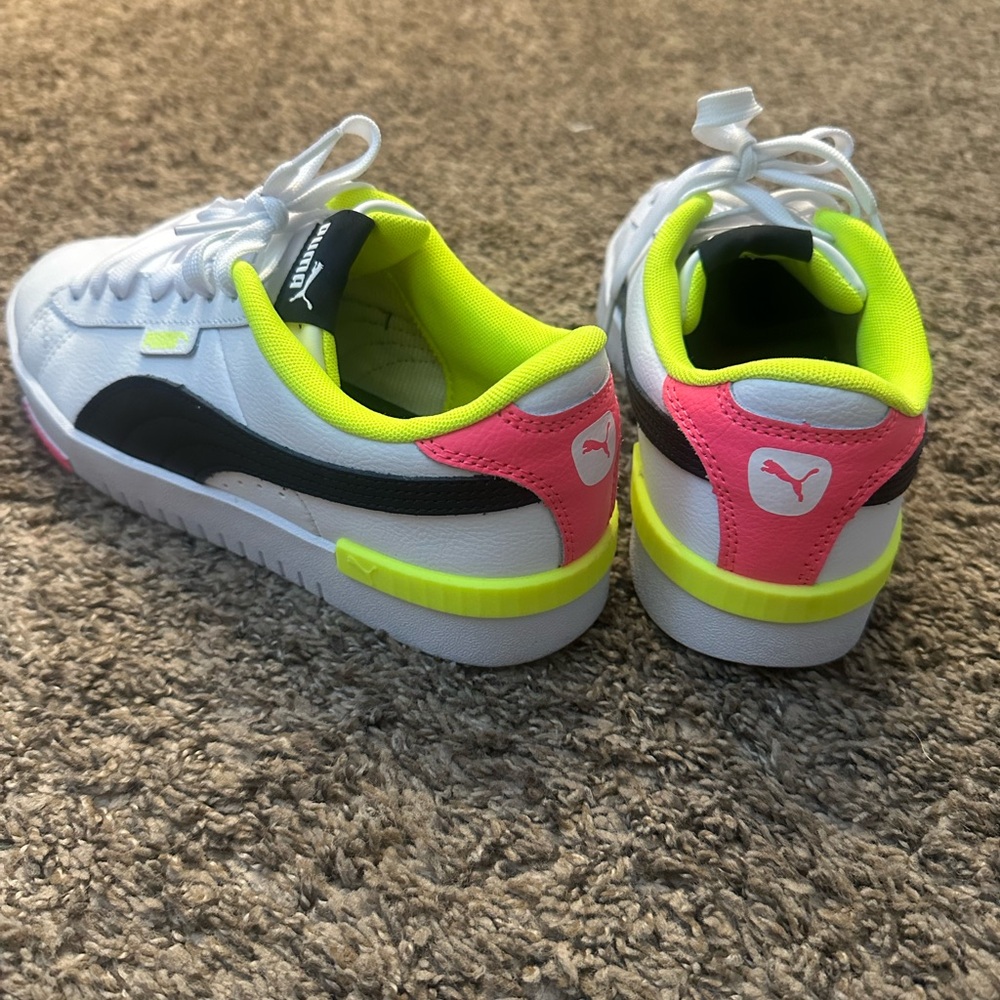 Puma White and Black Sneakers Low-Top